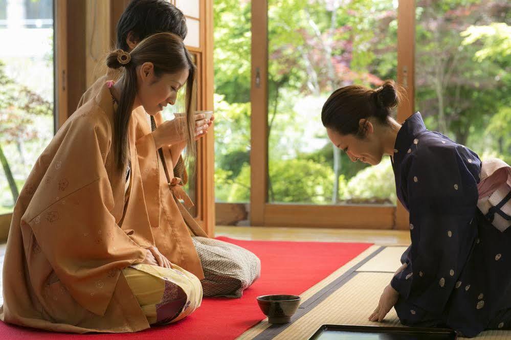 Fujisan Onsen Bessho Sasa Hotel Fujiyoshida Bagian luar foto
