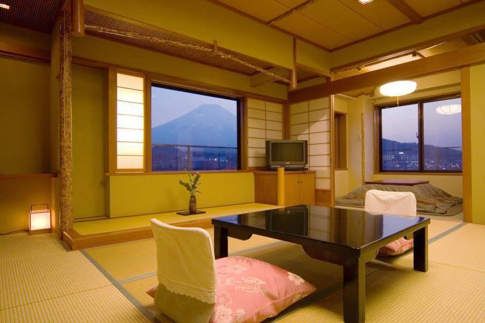 Fujisan Onsen Bessho Sasa Hotel Fujiyoshida Bagian luar foto