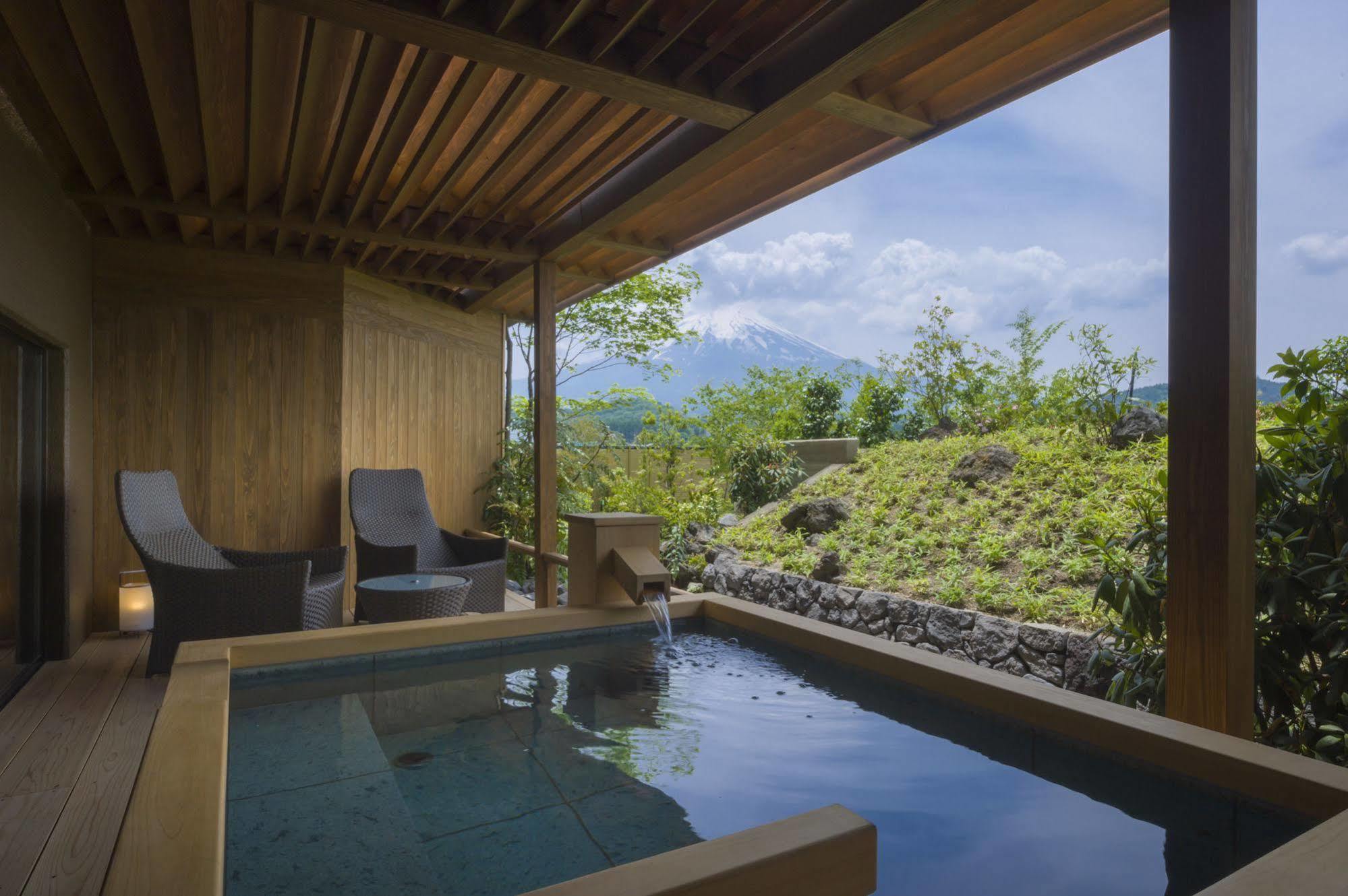Fujisan Onsen Bessho Sasa Hotel Fujiyoshida Bagian luar foto
