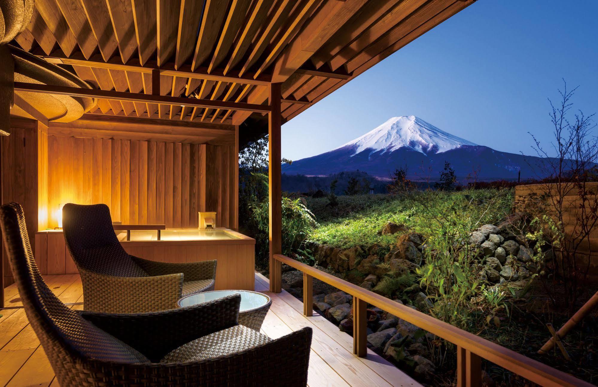 Fujisan Onsen Bessho Sasa Hotel Fujiyoshida Bagian luar foto