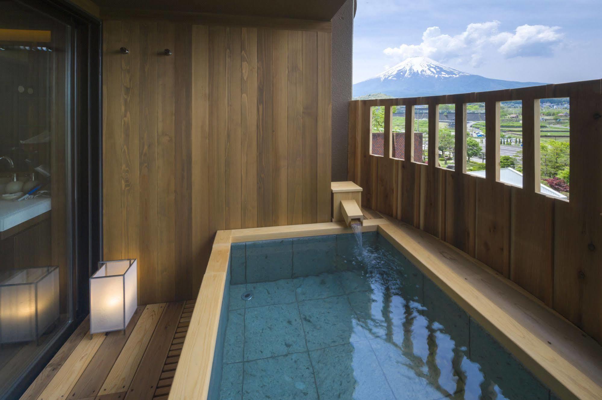 Fujisan Onsen Bessho Sasa Hotel Fujiyoshida Bagian luar foto