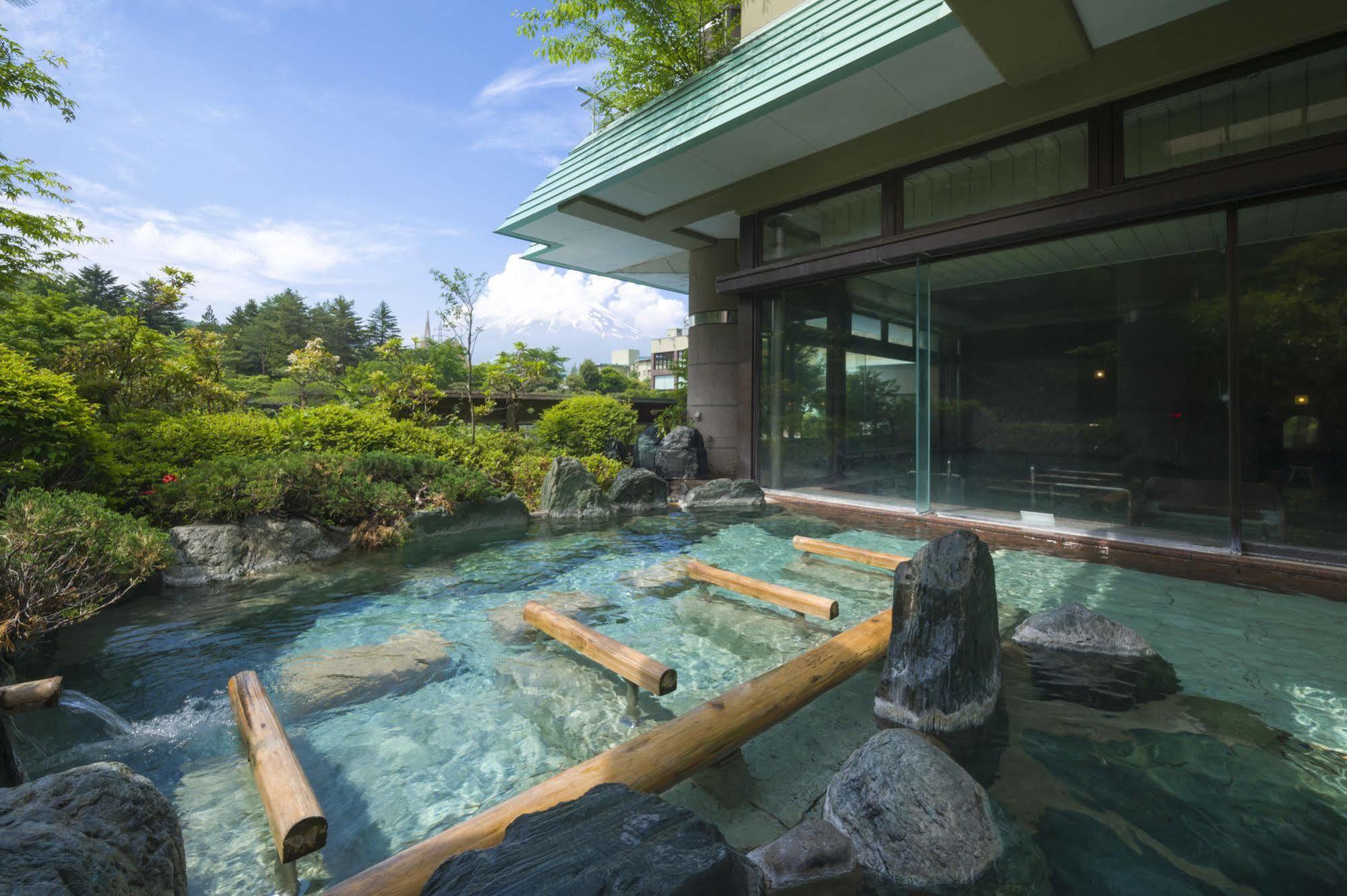 Fujisan Onsen Bessho Sasa Hotel Fujiyoshida Bagian luar foto