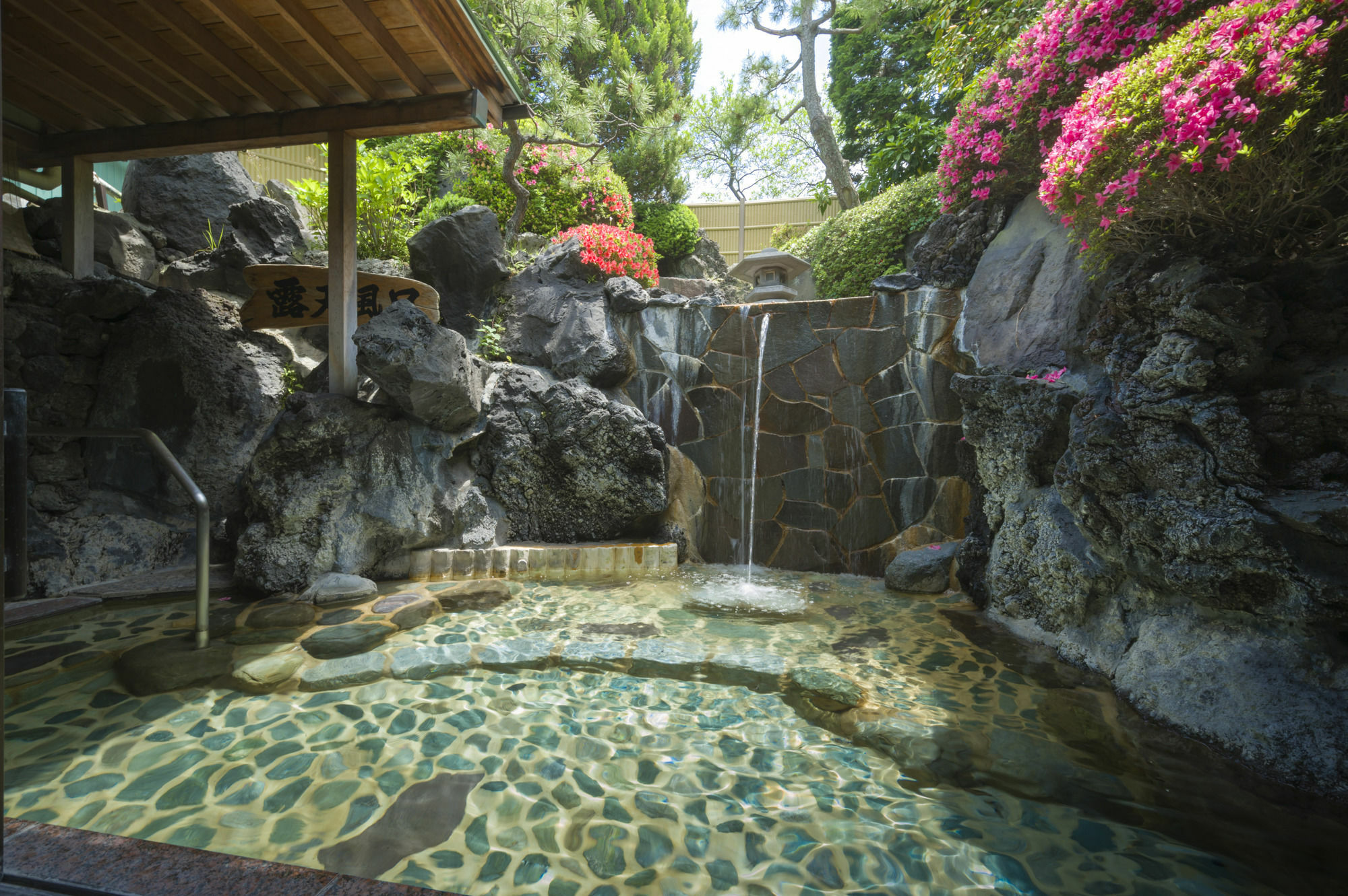 Fujisan Onsen Bessho Sasa Hotel Fujiyoshida Bagian luar foto